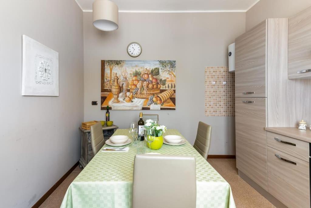 “Casa Moderna Con Parcheggio Privato” Apartment Imola Bagian luar foto