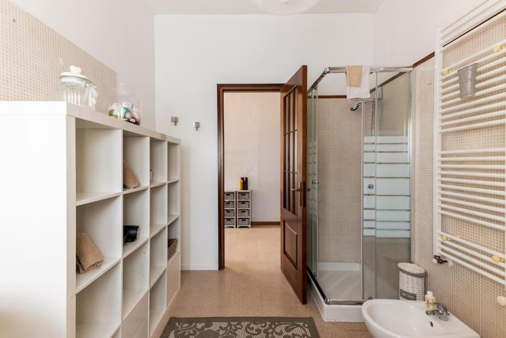 “Casa Moderna Con Parcheggio Privato” Apartment Imola Bagian luar foto